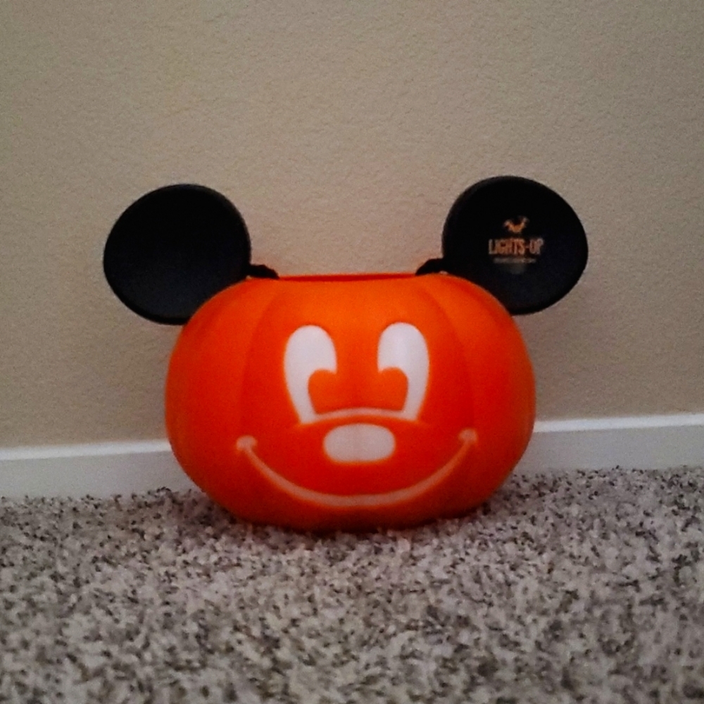 Disney Mickey Mouse light up Halloween bucket